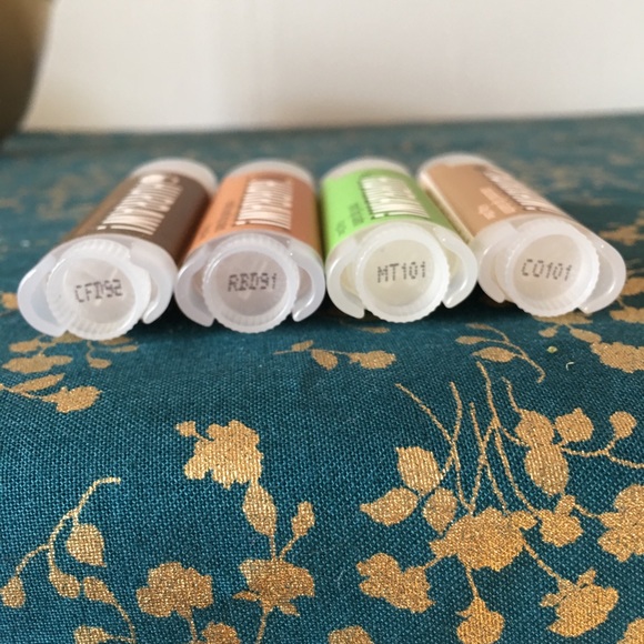 Lot of four organic vegan lip balm by Hurraw! - Picture 4 of 6